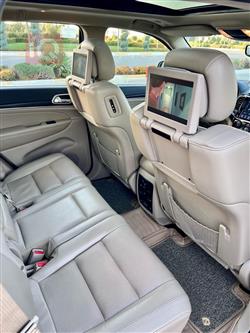 جیپ گراند شیرۆکی